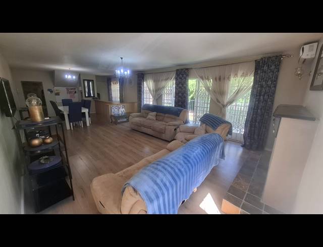 4 BEDROOM HOUSE FOR SALE IN BLACKRIDGE